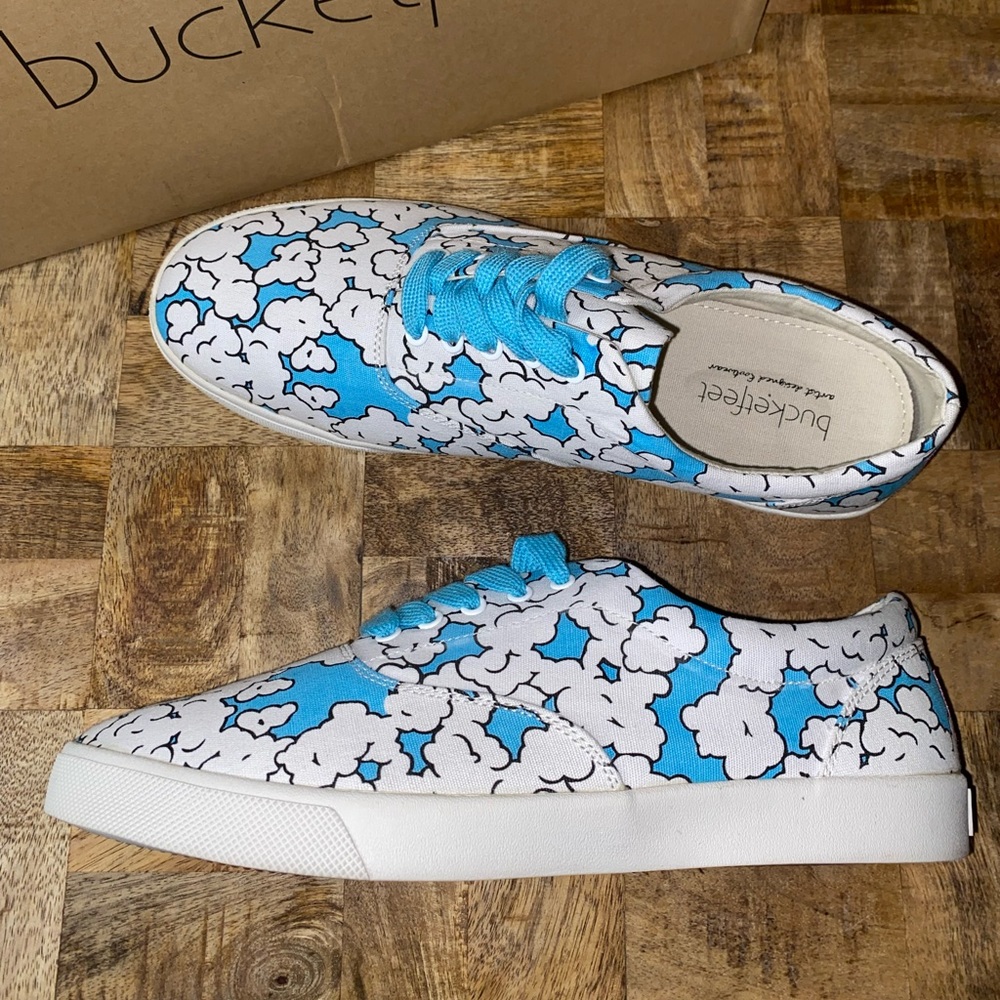 GENTLY USED Bucket Feet Mens Sneakers